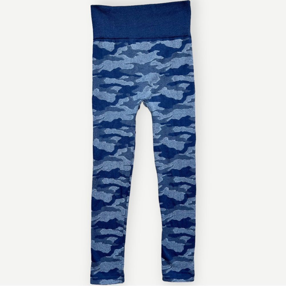 Zac & Rachel Blue Camo Stretchy High Waist Leggings. 0X. 1X. Plus.